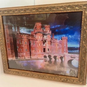 Dipinto "Castello Incantato", 11" x 14", riproduzione artistica incorniciata dell'oggetto di scena