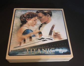 Titanic Heart of the Ocean Necklace Super Fan Pack