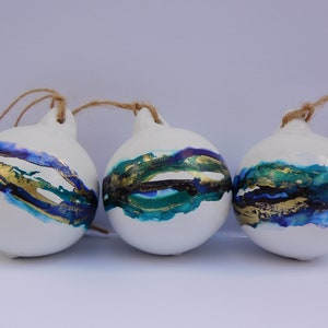 Limited Edition set van 3 kerstballen, gepersonaliseerde kerstballen, keramische kerstboomballen. Kerstversieringen. Kerstversieringen, kerstdecoratie