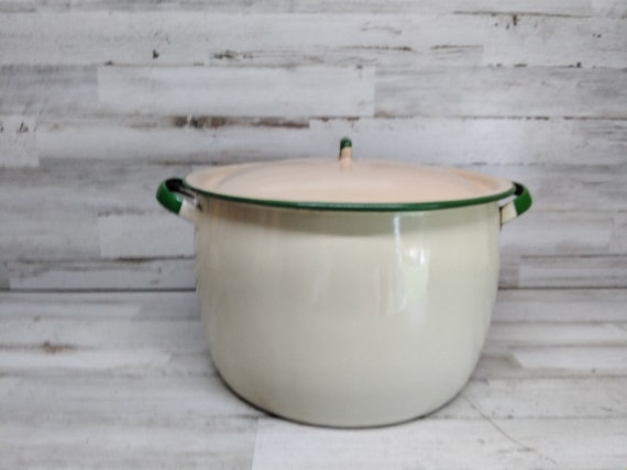 Vintage Cream Enamel Stock Pot With Lid Green Trim, Two Handles, Country  Farmhouse Decor, Rustic Living, Enamelware 