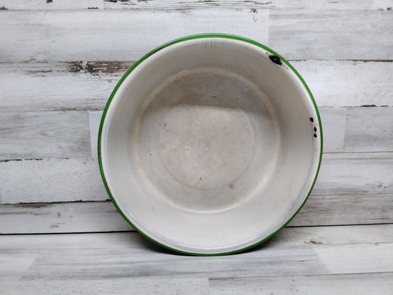 Vintage Enamelware Tan/beige and Green Metal Small Dish Pan, Metal