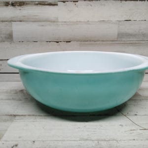 Vintage Turquoise Pyrex Mixing Bowl / Vintage Pyrex  / Turquoise Mixing Bowls