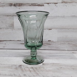 Green Fostoria Jamestown Elegant Drinking Glass  / Fostoria Drinking Glass  / Fostoria, Ohio