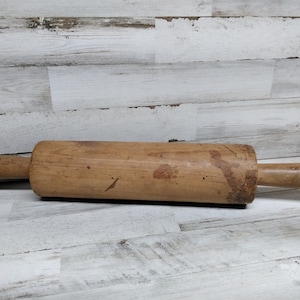 Vintage Wooden Rolling Pin   / Vintage Rolling Pins  / Farmhouse Kitchen  / Farmhouse Decor