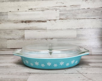 Vintage Pyrex Turquoise Snowflake Casserole Dish / Vintage Pyrex Dish / Covered Pyrex Dishes  / 1 1/2 Quart Casserole Dish
