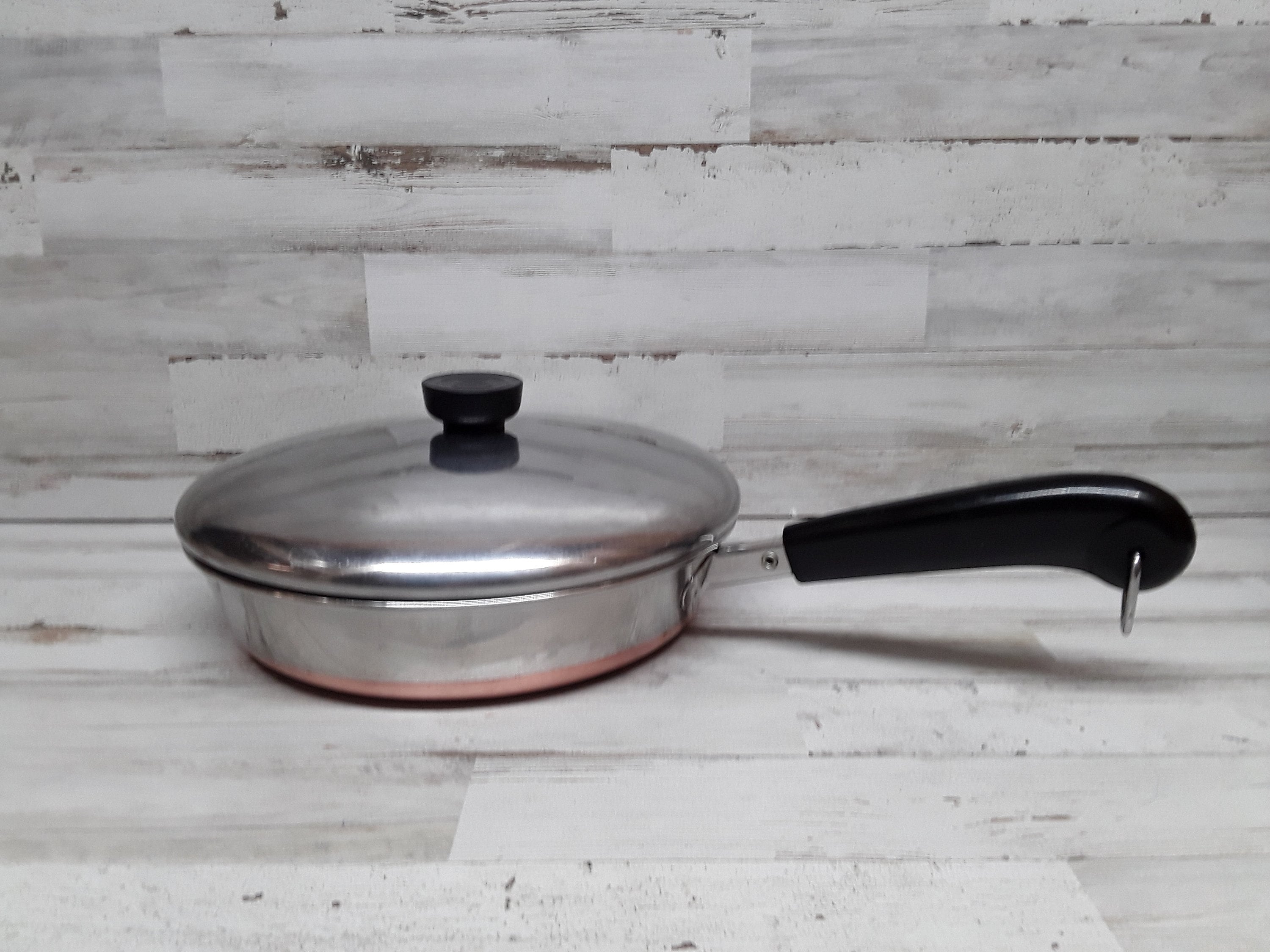 1801 Revere Ware 9 In-95c Clinton, Illinois U.S.A. / Revere