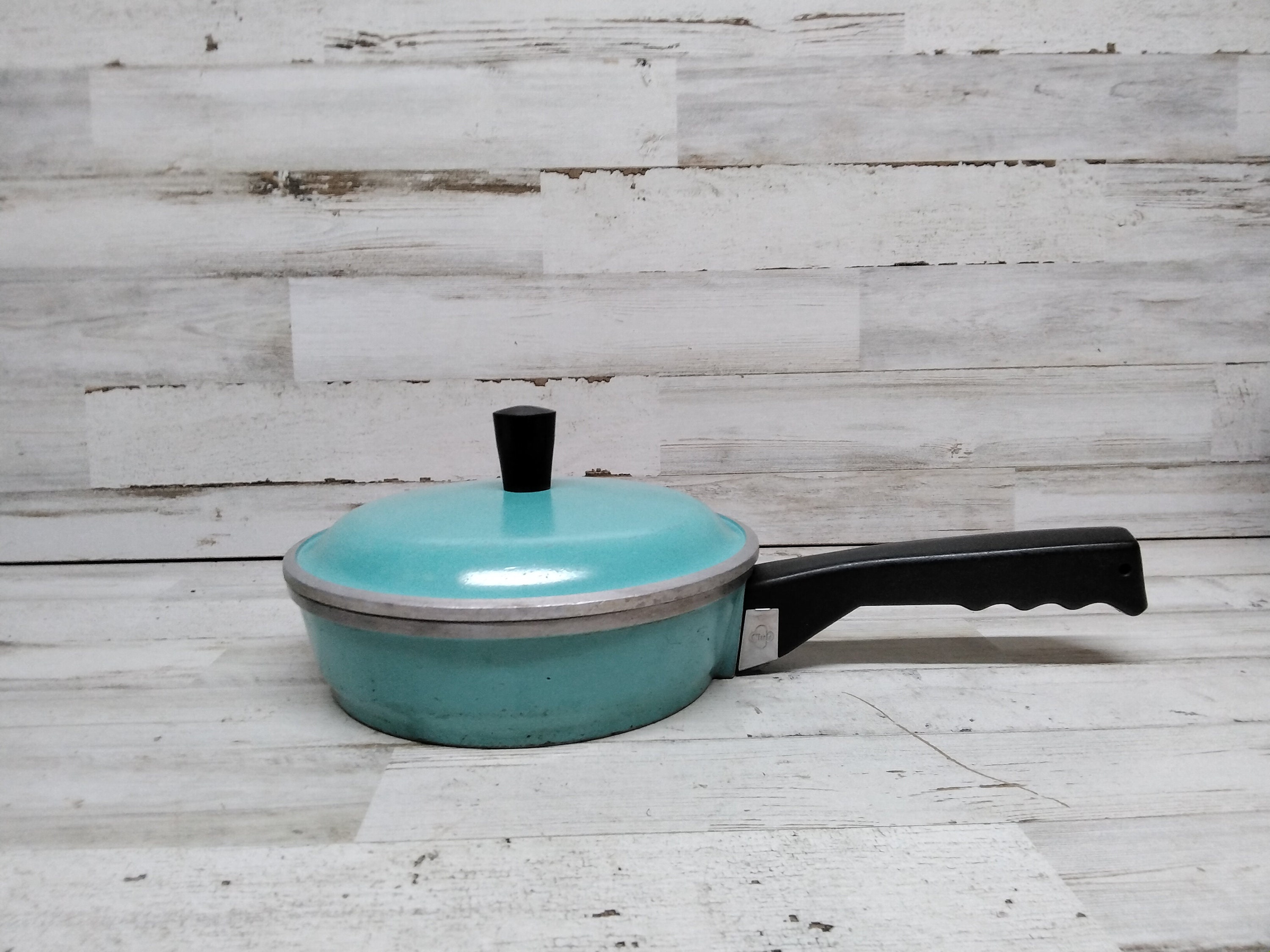 Vintage Club aluminum cookware, aqua turquoise blue pot w/ lid, 2