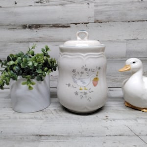 Vintage Small Ceramic Duck Canister  / Duck Canisters / Farm Decor / Ceramic Duck Kitchen Decor