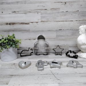 Vintage set of 8  Aluminum Christmas/Easter Cookie Cutters  / Set of 6 Vintage  Cookie Cutters. / 8 Vintage Cookie Cutters