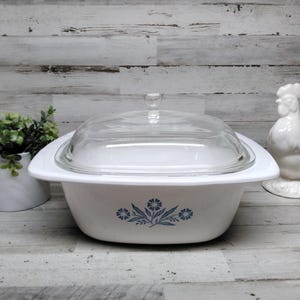Vintage Corning Ware Dutch Oven 4 QT Casserole Lid Cornflower Blue White Glassware