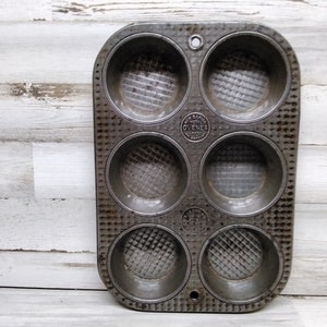 Vintage New Baking Metal Ovenex USA x 6  Rustic Cupcake Muffin Tin