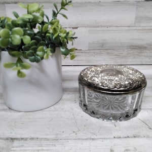Vintage Dresser Jar / Vanity Jar Clear Glass with Silver Plated Lid. / Trinket Boxes. / Jewelry Box