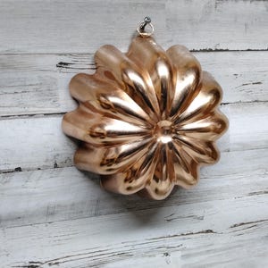 Vintage Copper Wall Hanging Jello  Molds / Rose Jello Mold / Copper Kitchen Decor. / 1960&#39;s Kitchen Cooper Wall Hangings