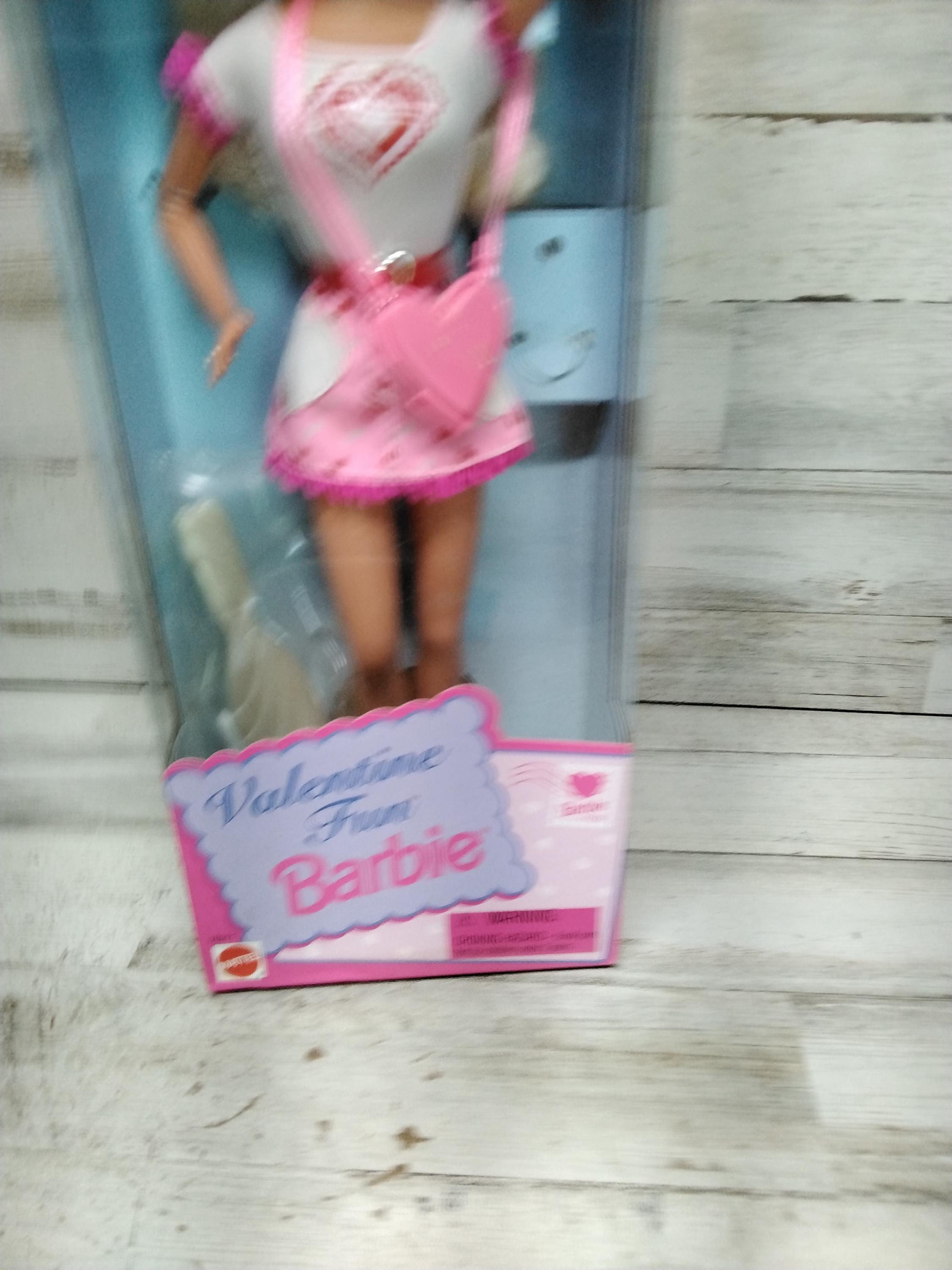 Vintage 1996 NOS Valentine Fun Barbie Doll / NOS Vintage Barbie