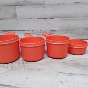 Tupperware Measuring Cups  / Orange Tupperware Cups  / Vintage Tupperware