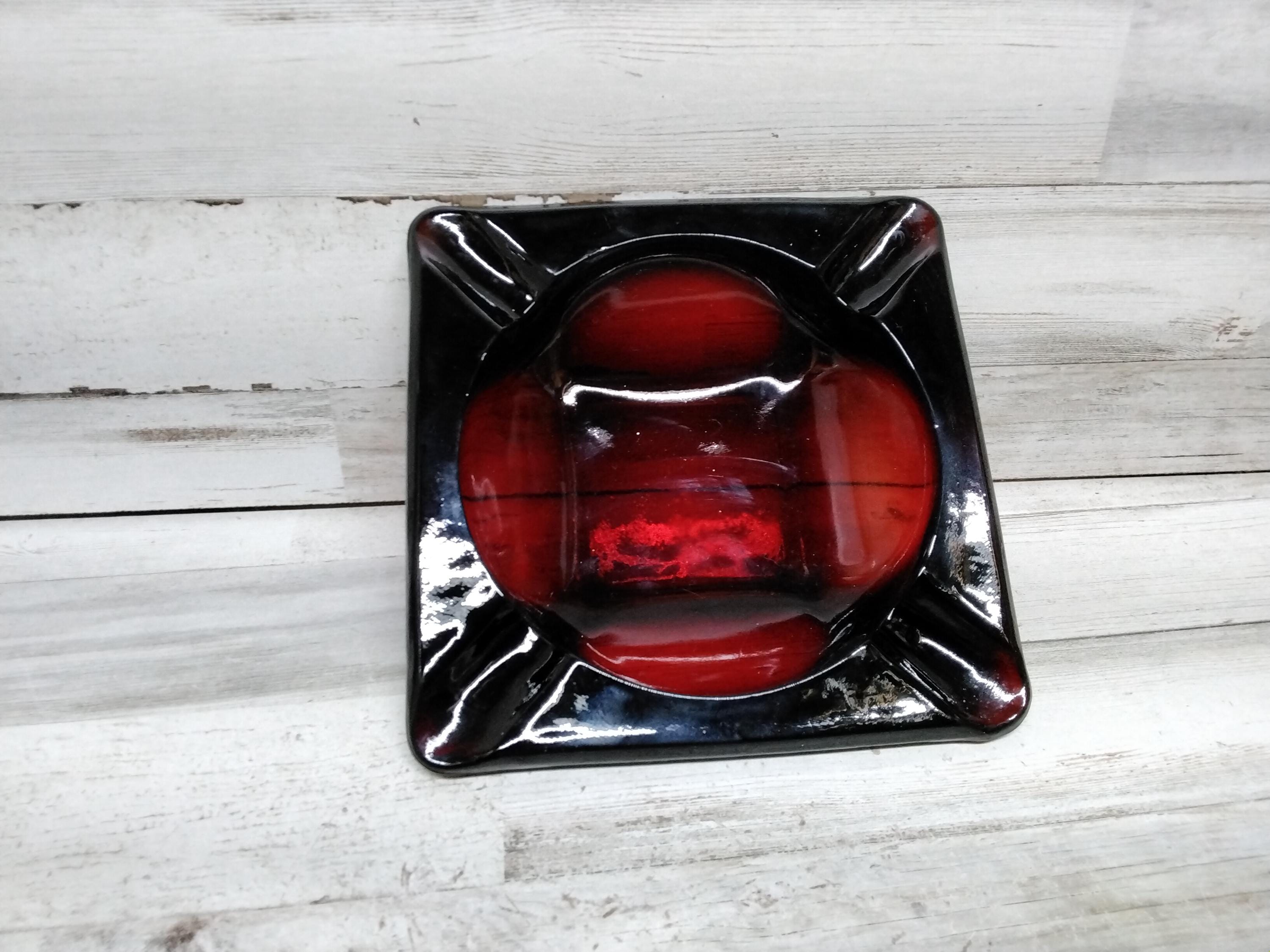 RED ASHAY LIONレッドアッシェイ ライオンFrosted Glass Red Lion Ashtray - Etsy Canada
