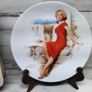Vintage Marilyn Monroe Collectible Plate / Limited Edition / Delphi Original &quot; Marilyn Monroe in Niagara &quot;  # 442A