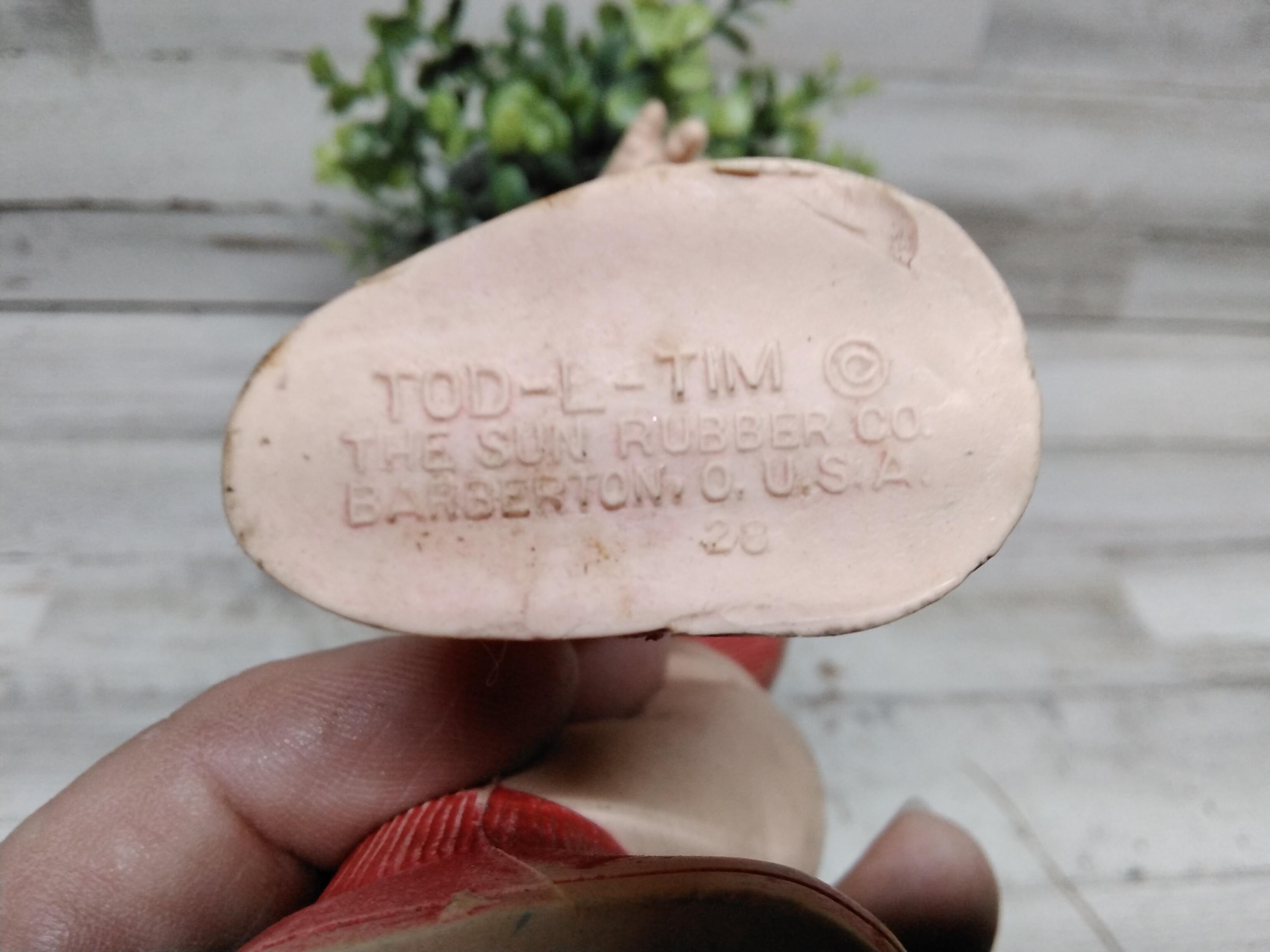 1950年代のヴィンテージ、サン・ラバー社製ボーイドール。/ TOD - L