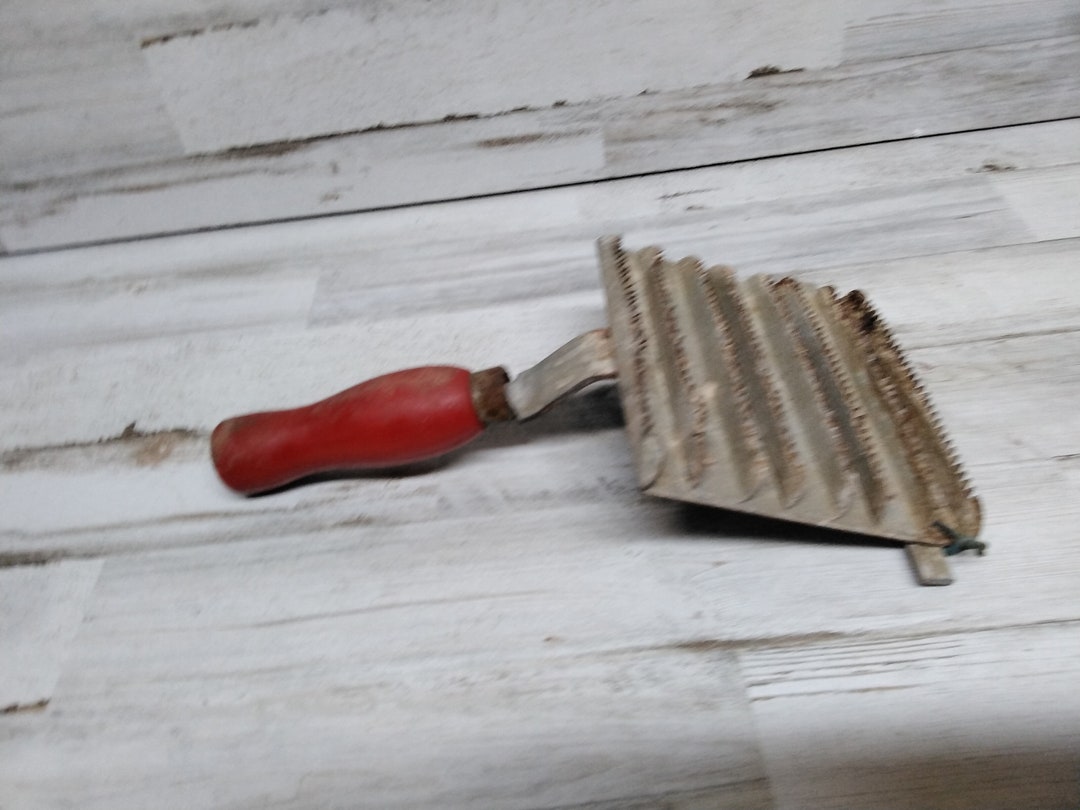 Antique Curry Comb / Primitive Horse Brush / Rustic Farm Tool / Horse