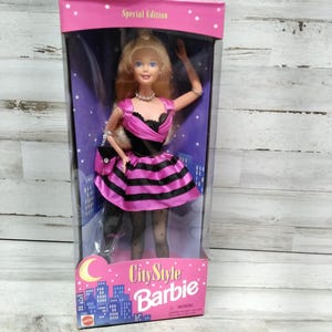 Vintage 1994 NOB City Style Barbie Doll  / Special Editon Barbie Dolls  / Vintage NOS Barbie Dolls  / Collectable Barbie Dolls