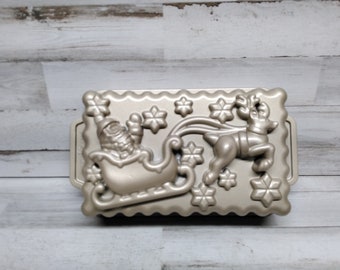 Nordic Ware SANTA'S SLEIGH Christmas Cake Pan Cups Christmas Cake Pan