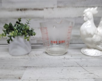 Taza medidora vintage grande Fire King. / Taza medidora con letras rojas / Tazas medidoras Fire King de 4 tazas