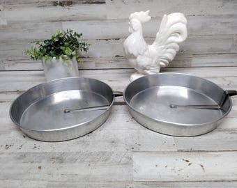 Vintage 2 Aluminium Cake Pans / Slider Rotational Arm Quick Release / Farmhouse Kitchen / Vintage Cake Pan