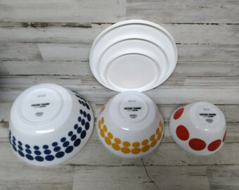 Vintage Charm Spot On/inspired by Pyrex/opal Glass Mixing Bowls