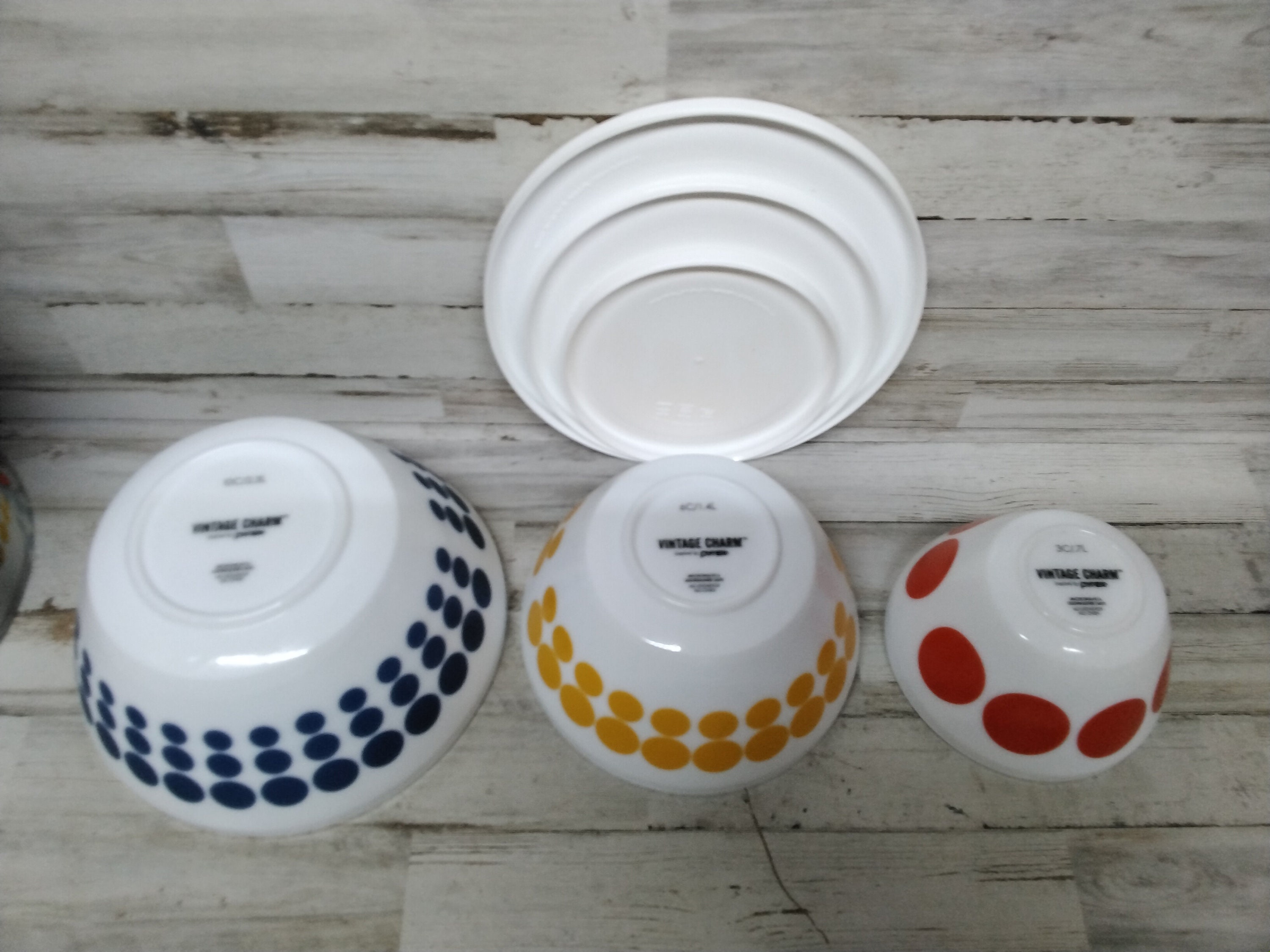 Vintage Charm Spot On/inspired by Pyrex/opal Glass Mixing Bowls