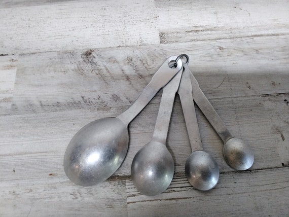 Vintage Aluminum Measuring Spoon Set Kitchen Decor Modern 