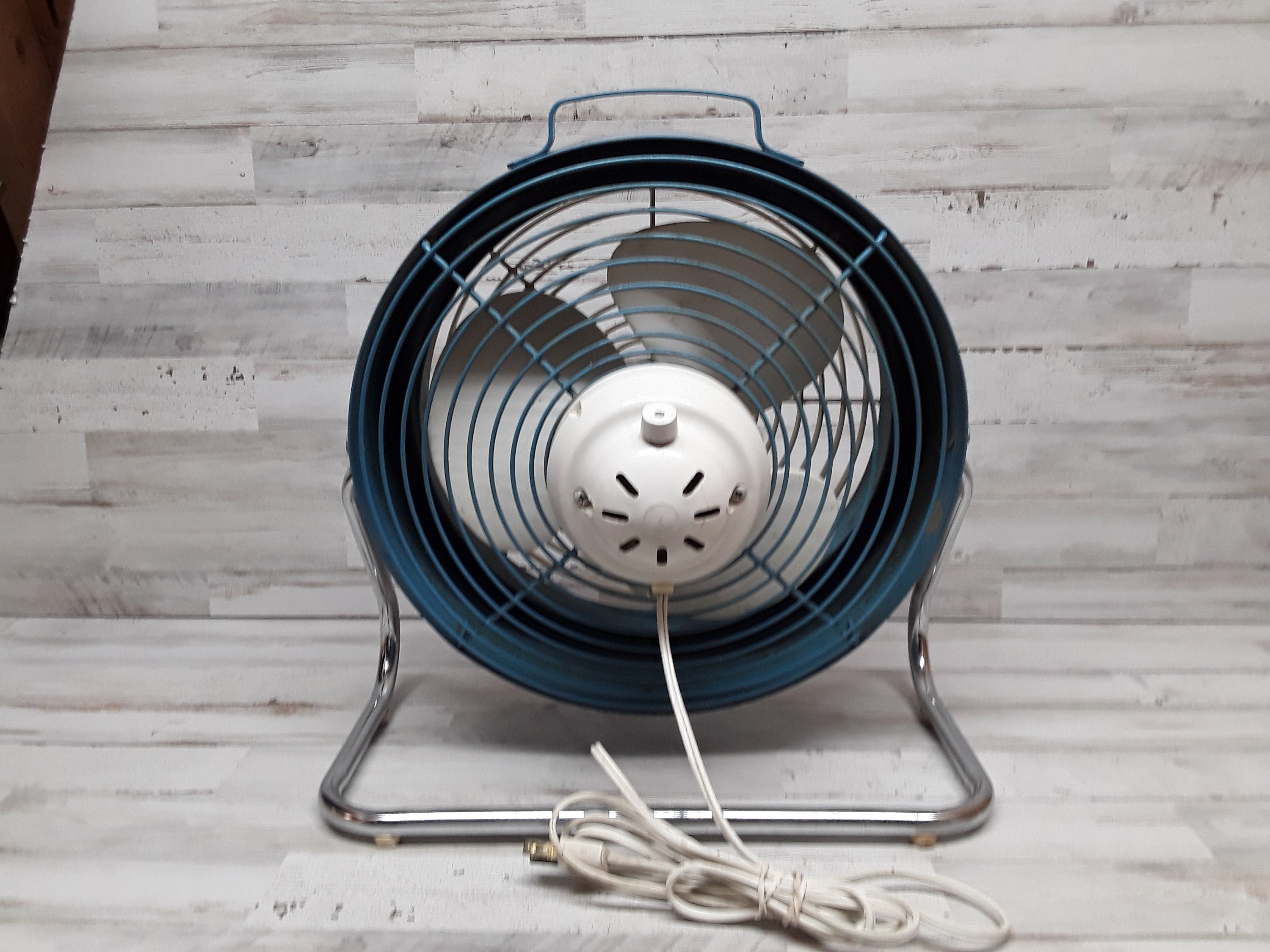 Vintage Lakewood Table Top Electric Fan / Vintage Fans / Etsy UK