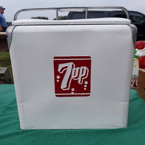 7up Cooler With Builtin Bottle Opener Wonderful Chest Soda Pop