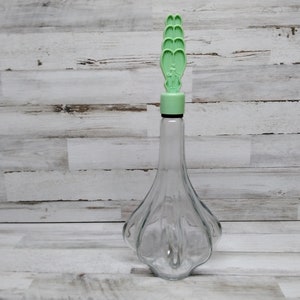 Vintage Klarglasflasche mit Jaditgrünem Deckel einer Lady Silhouette
