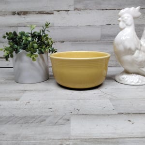 Vintage Yellow Fiesta HLC USA Bowl. / Homer Laughlin Bowls  / Yellow Bowls Homer Laughlin