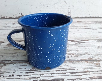bleu vintage avec White Specked Enamelware Coffee Cup Camping Cup, Blue Specked Cup, Blue Specked Kitchen, Bonfire Cup