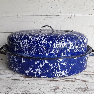 Vintage Blue Splatter Enamelware Roaster with Safety Latches
