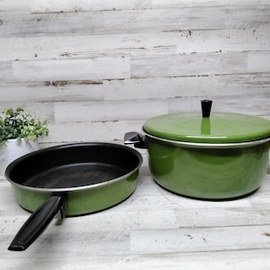 Juego de utensilios de cocina Colony House de 3 piezas, estilo vintage: olla de 6 cuartos, sartén y tapa. Massillon, Ohio.