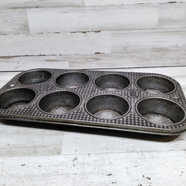 1950s Ekco Ovenex 8 Count Muffin Tin Cupcake Pan Hammered Pattern Bakeware