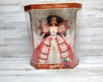 Vintage 1997 Happy Holidays Barbie Doll by Mattel NOS