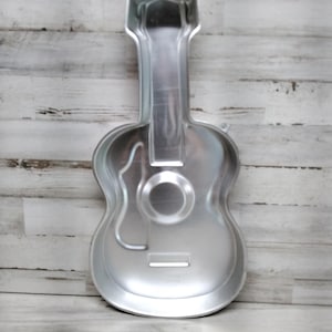 Vintage Wilton Guitar   / # 502-925 Wilton Cake Pan  / Guitar Cake Pan / 1971 Chicago- Korea