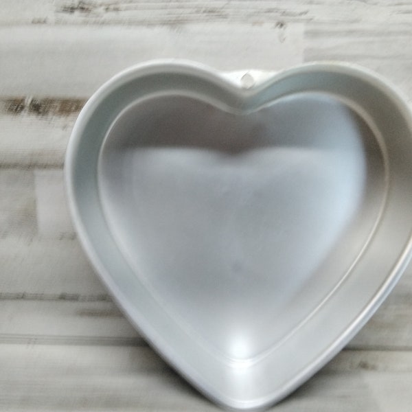 Wilton Heart Shape Cake Pan / 1991 Wilton Pans / Valentine Heart Pans