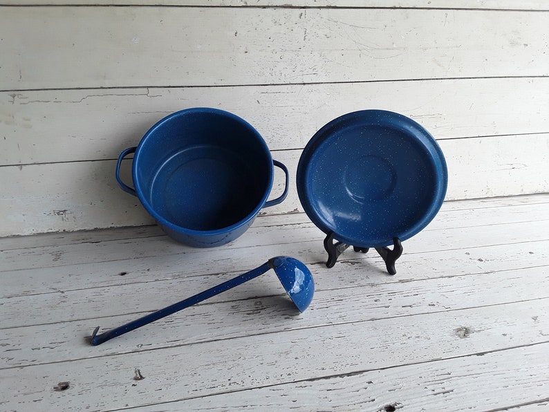 Blue /& White Specked Stock Pot with Ladle and Original Lid