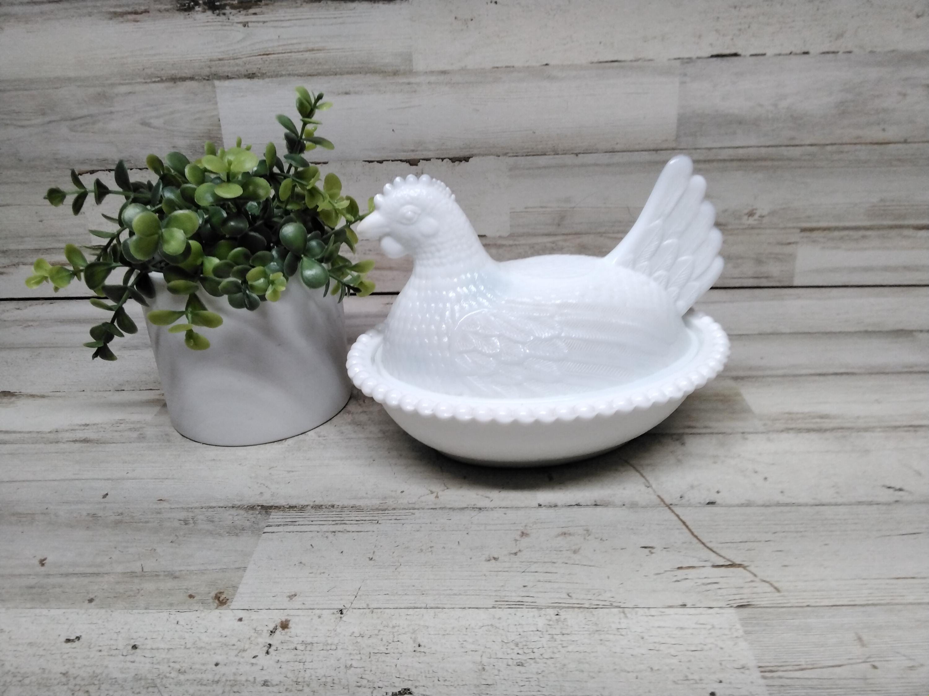 Vintage Indiana Glass Hen on Nest / White Hen on Nest Dish / Glass