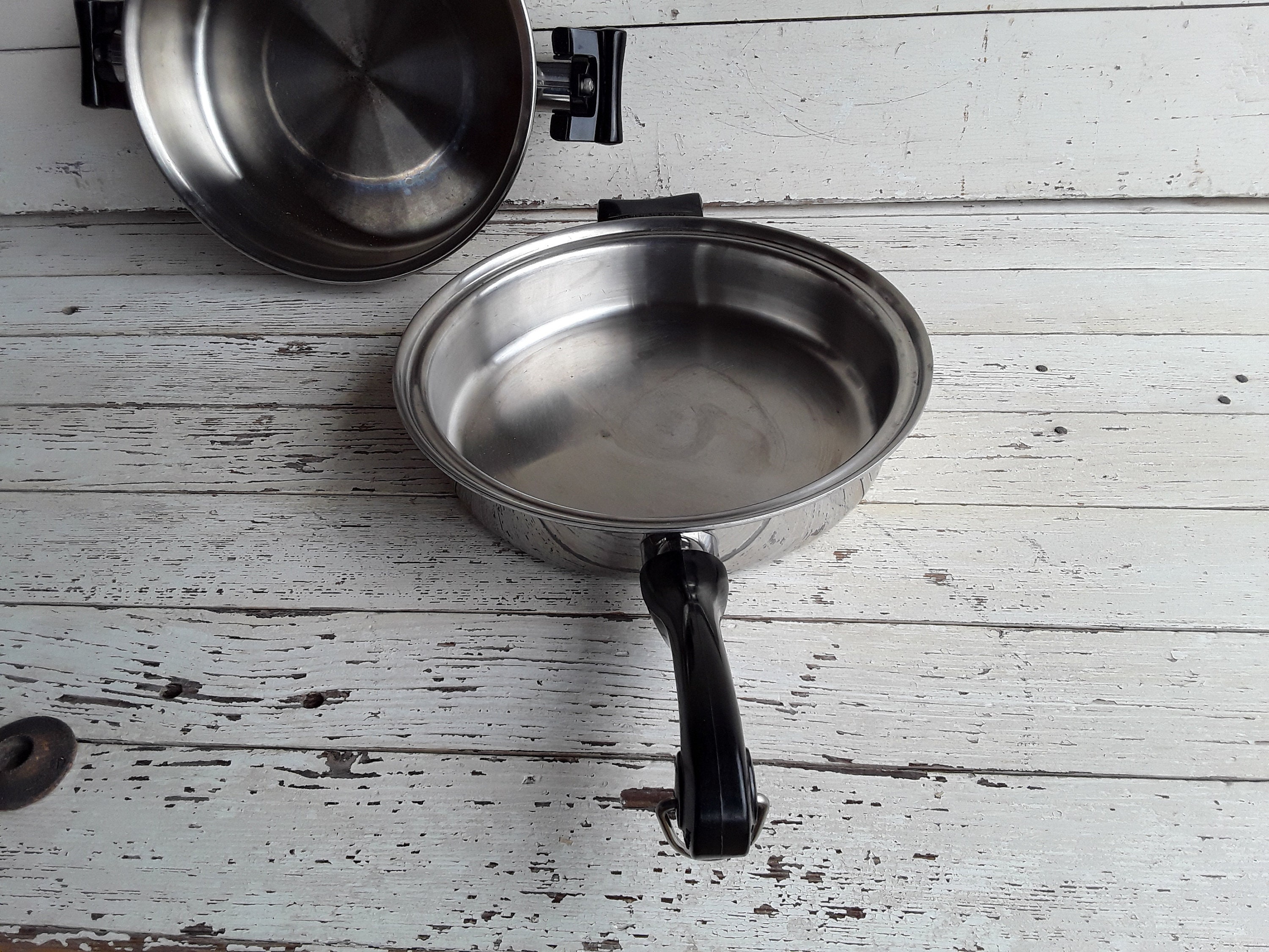 12 Large Skillet – WaterlessCookware