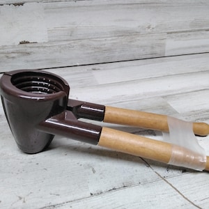 Vintage Metal Nut Cracker / Heavy Dute Wooden Handle Walnut  Pecan Nutcrackers