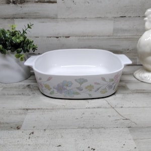 Cocotte vintage Bouquet pastel Corning Ware / Motif de bouquet Corning Ware des années 1970. / Casserole Corning Ware