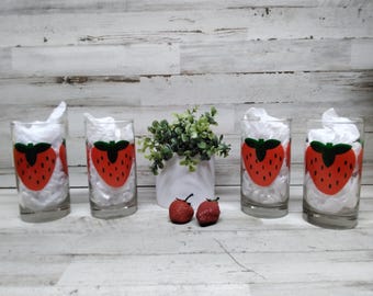Strawberry Drinking Glasses  / Set of 4 Vintage Strawberry Glasses / Vintage Indiana Glass Tumblers