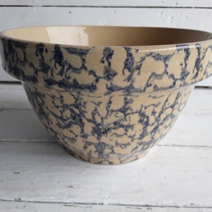 Antique Sponge Ware Crock Robinson Ransbottom Mixing/Serving Bowl Farmhouse Kitchen Roseville, Ohio U.S.A.
