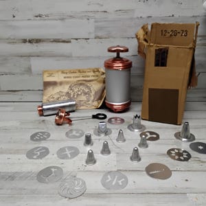NOS Mirro Cooky-Pastry Press Set with Original Box and Manual  / Dated 1973 / Cookie Press