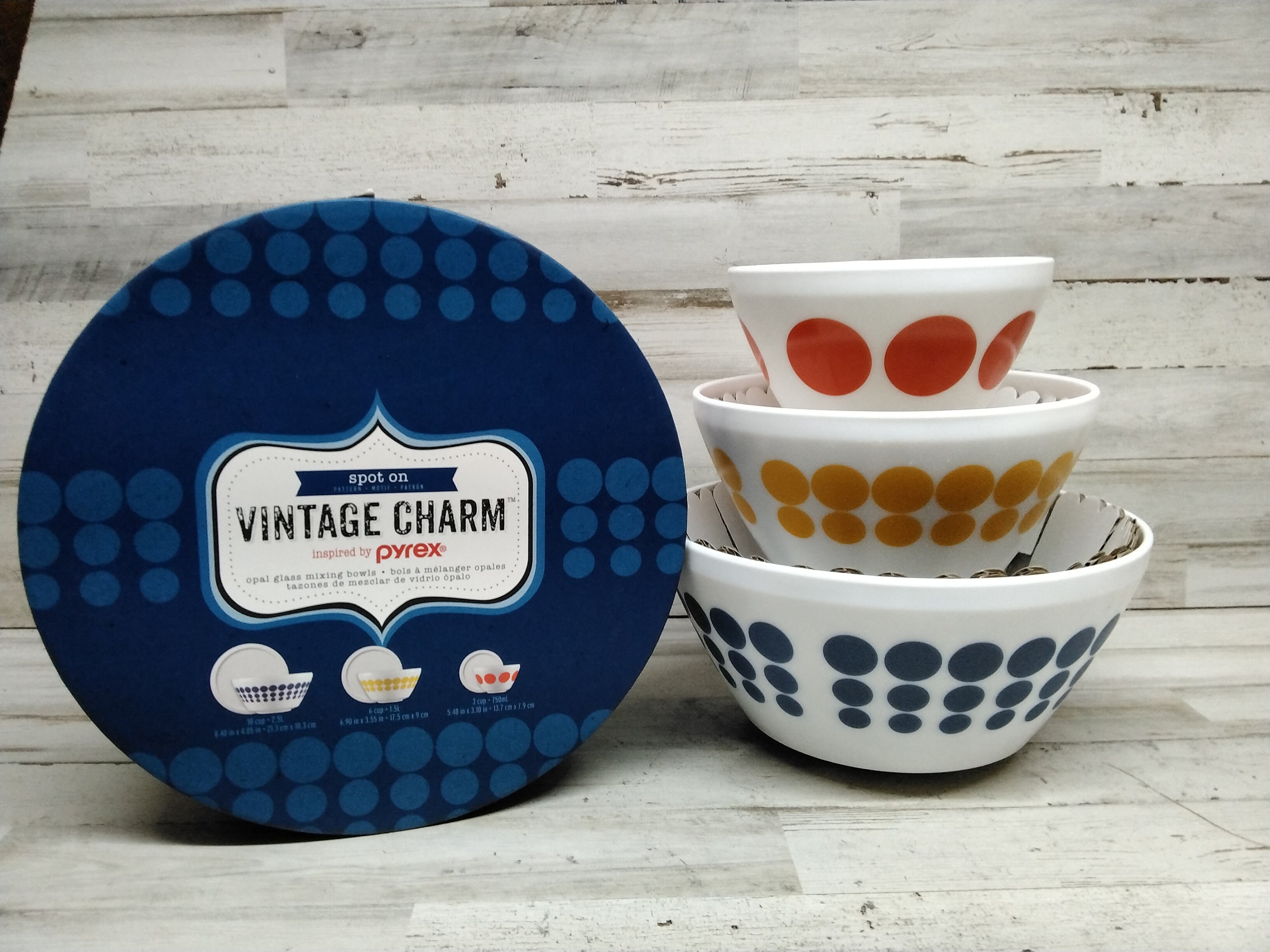 Pyrex VINTAGE CHARM ミキシングボウル 3点セット Vintage Charm Spot On/inspired by Pyrex/opal Glass Mixing Bowls